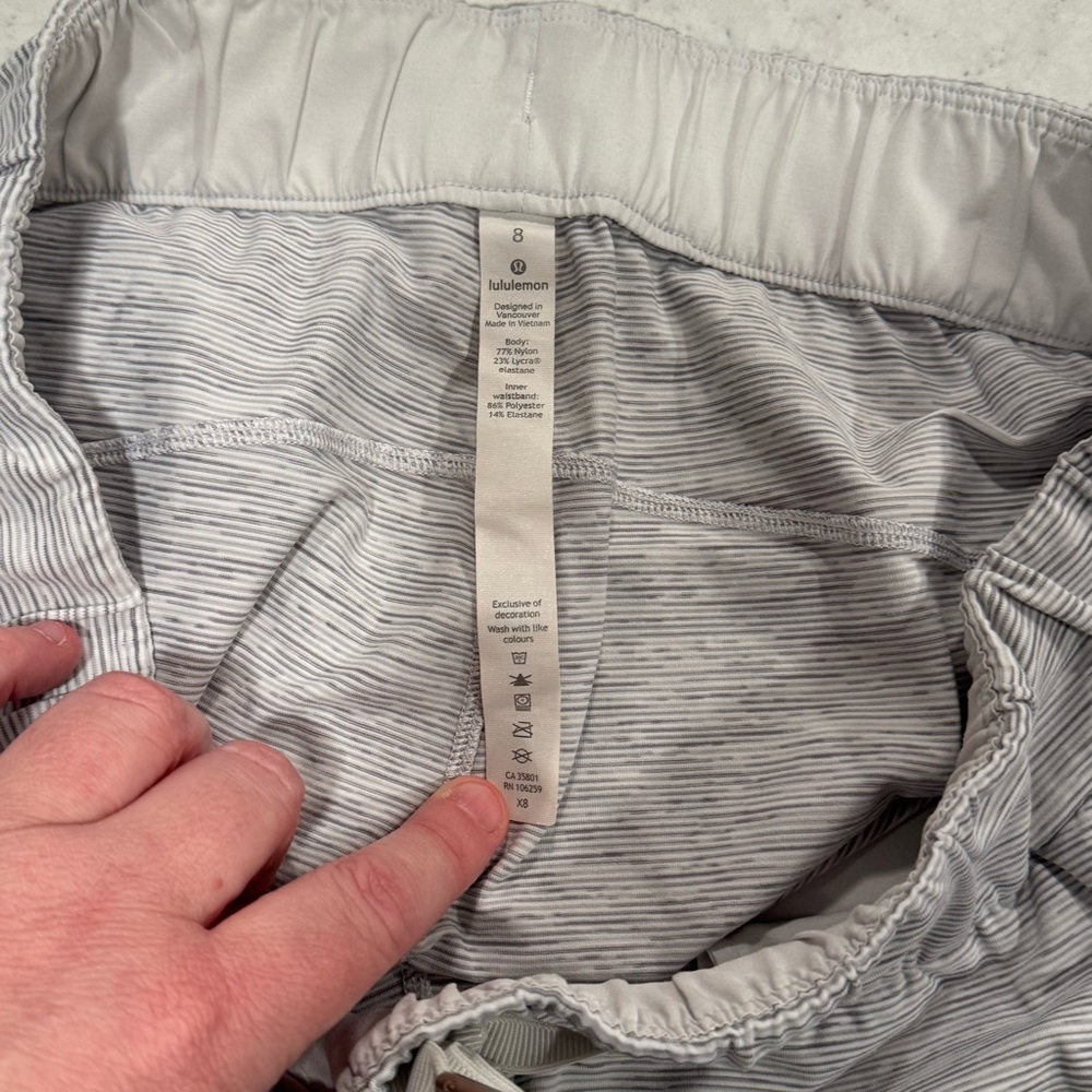 LULULEMON On The Fly Women's Space Dye Gray Shorts Pockets Gym Workout Casual - Picture 8 of 14